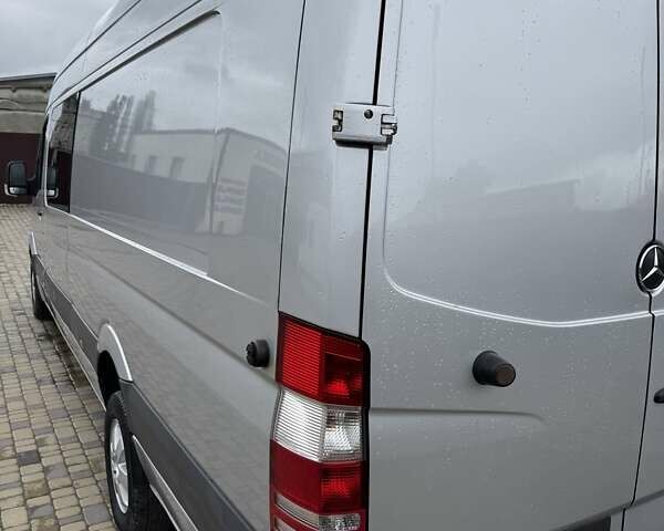 Сірий Мерседес Sprinter, об'ємом двигуна 3 л та пробігом 585 тис. км за 19500 $, фото 1 на Automoto.ua