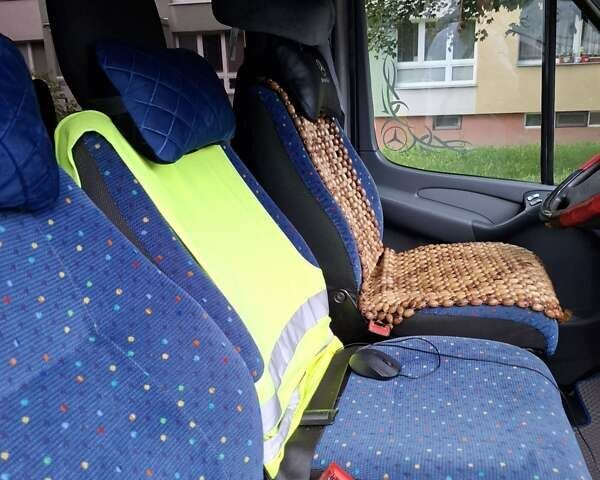 Серый Мерседес Sprinter, объемом двигателя 2.7 л и пробегом 830 тыс. км за 11200 $, фото 4 на Automoto.ua