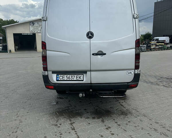 Серый Мерседес Sprinter, объемом двигателя 2.99 л и пробегом 425 тыс. км за 18700 $, фото 3 на Automoto.ua
