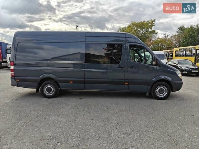 Серый Мерседес Sprinter, объемом двигателя 2.1 л и пробегом 500 тыс. км за 13900 $, фото 2 на Automoto.ua