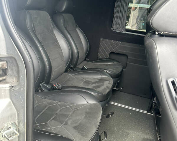 Серый Мерседес Sprinter, объемом двигателя 2.99 л и пробегом 425 тыс. км за 16700 $, фото 7 на Automoto.ua