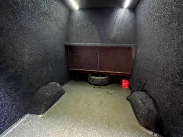 Серый Мерседес Sprinter, объемом двигателя 3 л и пробегом 520 тыс. км за 13500 $, фото 5 на Automoto.ua