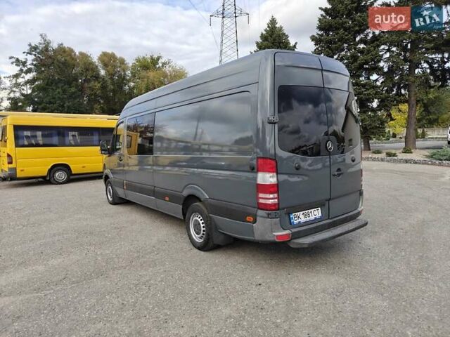 Серый Мерседес Sprinter, объемом двигателя 2.1 л и пробегом 500 тыс. км за 13900 $, фото 4 на Automoto.ua