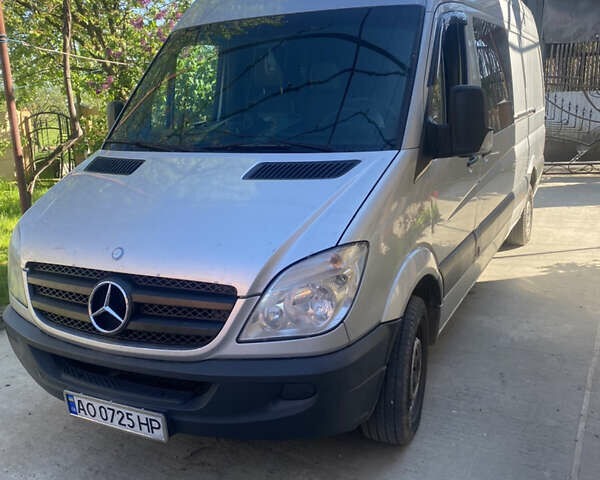 Серый Мерседес Sprinter, объемом двигателя 2.3 л и пробегом 500 тыс. км за 12000 $, фото 5 на Automoto.ua