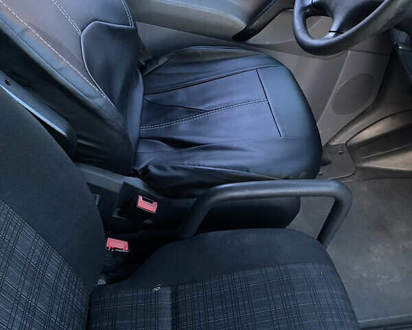 Серый Мерседес Sprinter, объемом двигателя 2.15 л и пробегом 742 тыс. км за 12800 $, фото 29 на Automoto.ua