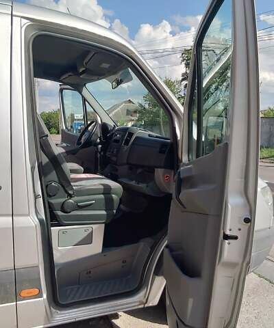 Серый Мерседес Sprinter, объемом двигателя 2.15 л и пробегом 470 тыс. км за 12000 $, фото 13 на Automoto.ua