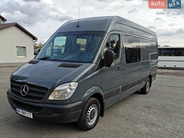 Серый Мерседес Sprinter, объемом двигателя 2.1 л и пробегом 500 тыс. км за 13900 $, фото 1 на Automoto.ua