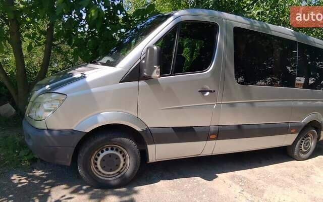 Серый Мерседес Sprinter, объемом двигателя 2.15 л и пробегом 470 тыс. км за 12000 $, фото 6 на Automoto.ua
