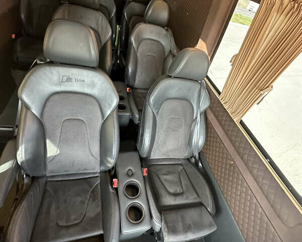 Серый Мерседес Sprinter, объемом двигателя 2.15 л и пробегом 376 тыс. км за 18500 $, фото 6 на Automoto.ua