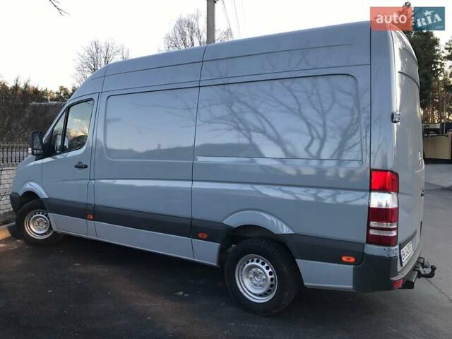 Серый Мерседес Sprinter, объемом двигателя 2.2 л и пробегом 400 тыс. км за 12900 $, фото 2 на Automoto.ua
