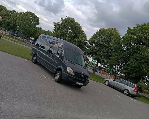 Сірий Мерседес Sprinter, об'ємом двигуна 2.15 л та пробігом 700 тис. км за 10999 $, фото 2 на Automoto.ua