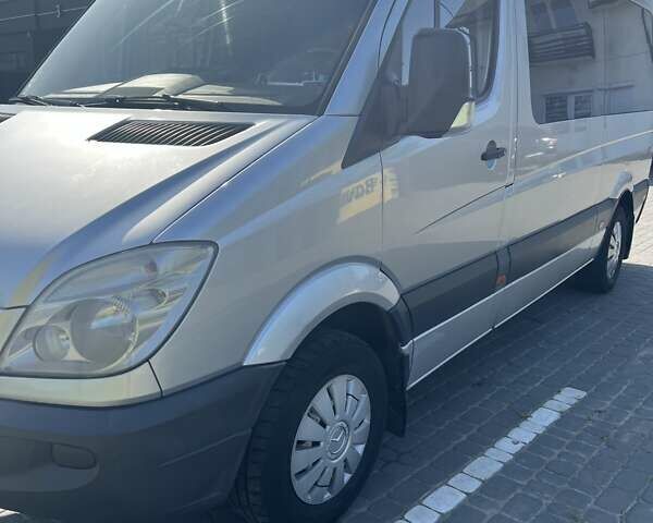 Серый Мерседес Sprinter, объемом двигателя 2.15 л и пробегом 274 тыс. км за 15500 $, фото 7 на Automoto.ua