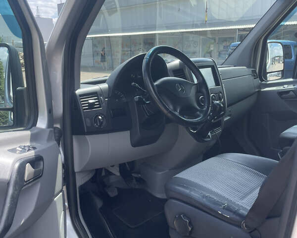 Серый Мерседес Sprinter, объемом двигателя 0 л и пробегом 800 тыс. км за 11000 $, фото 3 на Automoto.ua