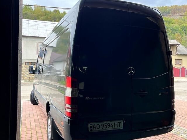 Серый Мерседес Sprinter, объемом двигателя 3 л и пробегом 520 тыс. км за 13500 $, фото 2 на Automoto.ua