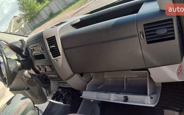Серый Мерседес Sprinter, объемом двигателя 2.15 л и пробегом 470 тыс. км за 12000 $, фото 12 на Automoto.ua