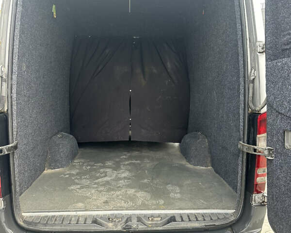 Серый Мерседес Sprinter, объемом двигателя 2.99 л и пробегом 425 тыс. км за 16700 $, фото 10 на Automoto.ua