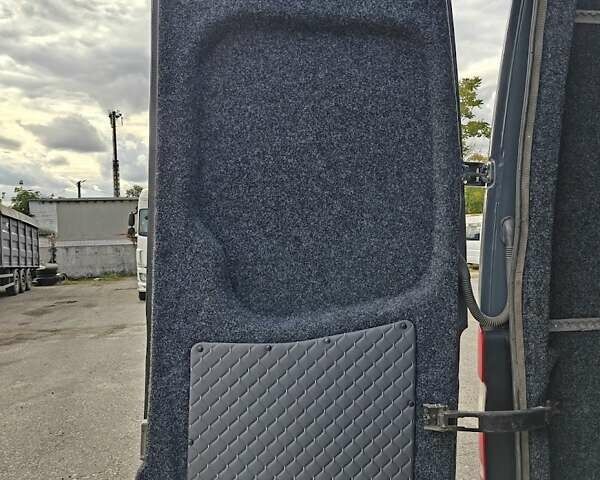 Серый Мерседес Sprinter, объемом двигателя 2.1 л и пробегом 500 тыс. км за 13900 $, фото 10 на Automoto.ua