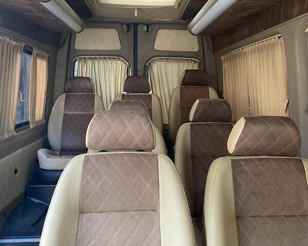 Сірий Мерседес Sprinter, об'ємом двигуна 2.15 л та пробігом 703 тис. км за 14000 $, фото 1 на Automoto.ua