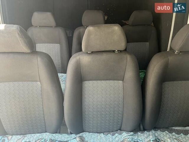 Серый Мерседес Sprinter, объемом двигателя 2.15 л и пробегом 274 тыс. км за 15500 $, фото 2 на Automoto.ua