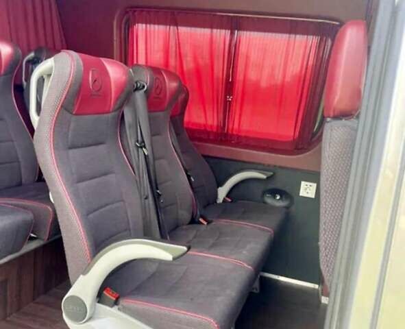 Серый Мерседес Sprinter, объемом двигателя 2.99 л и пробегом 640 тыс. км за 19035 $, фото 4 на Automoto.ua