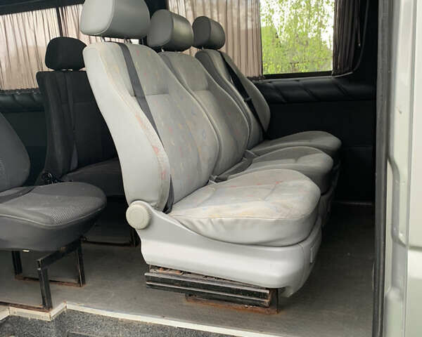 Серый Мерседес Sprinter, объемом двигателя 2.2 л и пробегом 850 тыс. км за 9000 $, фото 13 на Automoto.ua