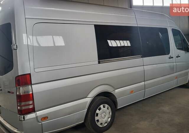 Серый Мерседес Sprinter, объемом двигателя 3 л и пробегом 830 тыс. км за 18500 $, фото 6 на Automoto.ua