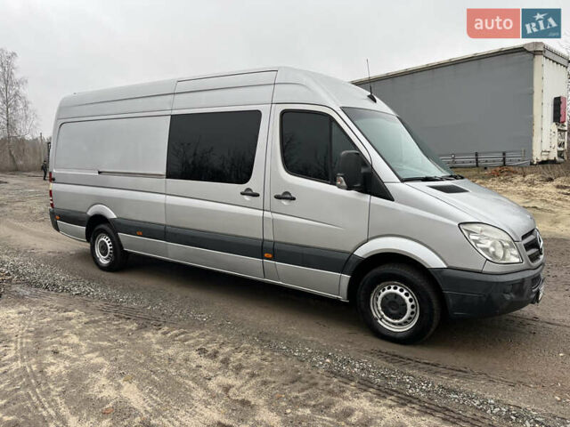 Серый Мерседес Sprinter, объемом двигателя 2.99 л и пробегом 380 тыс. км за 11500 $, фото 3 на Automoto.ua