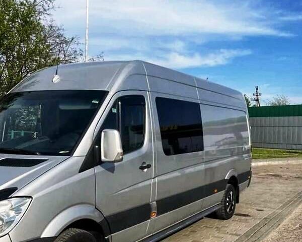 Серый Мерседес Sprinter, объемом двигателя 2.99 л и пробегом 640 тыс. км за 19035 $, фото 1 на Automoto.ua