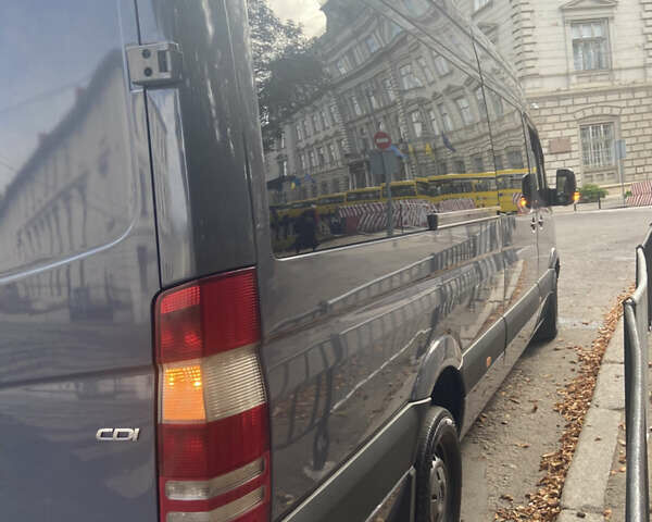Серый Мерседес Sprinter, объемом двигателя 3 л и пробегом 770 тыс. км за 13880 $, фото 2 на Automoto.ua