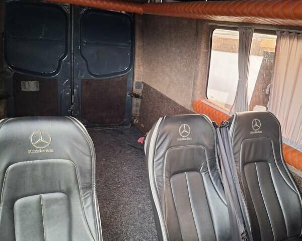 Сірий Мерседес Sprinter, об'ємом двигуна 2.2 л та пробігом 378 тис. км за 19756 $, фото 4 на Automoto.ua