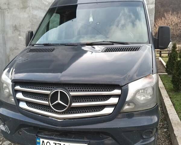 Серый Мерседес Sprinter, объемом двигателя 2.3 л и пробегом 200 тыс. км за 13000 $, фото 5 на Automoto.ua