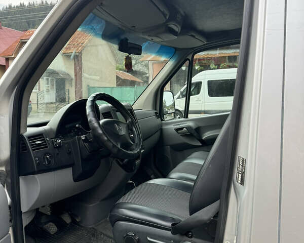 Сірий Мерседес Sprinter, об'ємом двигуна 2.15 л та пробігом 999 тис. км за 12500 $, фото 3 на Automoto.ua