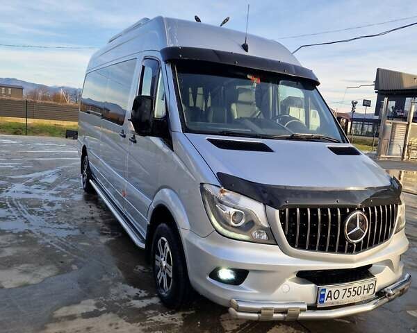 Серый Мерседес Sprinter, объемом двигателя 2.9 л и пробегом 123 тыс. км за 26500 $, фото 4 на Automoto.ua