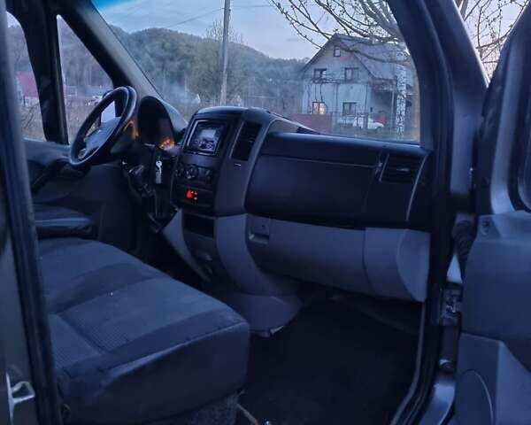 Серый Мерседес Sprinter, объемом двигателя 2.14 л и пробегом 500 тыс. км за 16515 $, фото 3 на Automoto.ua