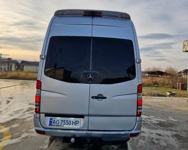 Серый Мерседес Sprinter, объемом двигателя 2.9 л и пробегом 123 тыс. км за 26500 $, фото 5 на Automoto.ua