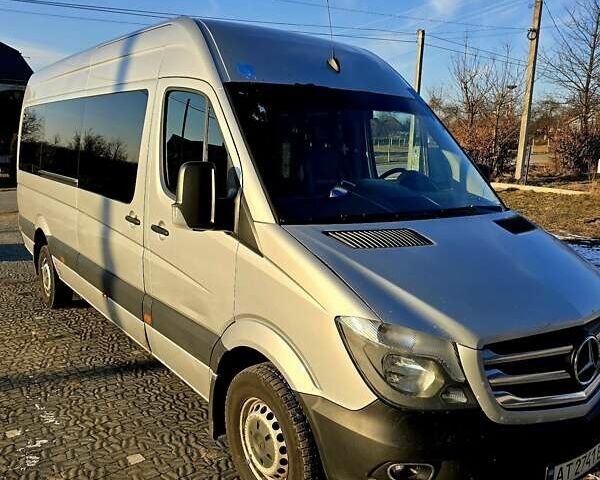 Серый Мерседес Sprinter, объемом двигателя 3 л и пробегом 928 тыс. км за 15999 $, фото 2 на Automoto.ua