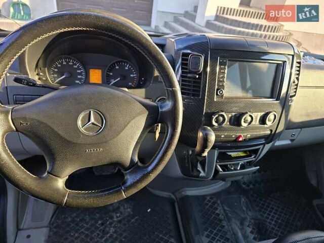 Серый Мерседес Sprinter, объемом двигателя 3 л и пробегом 928 тыс. км за 15999 $, фото 14 на Automoto.ua