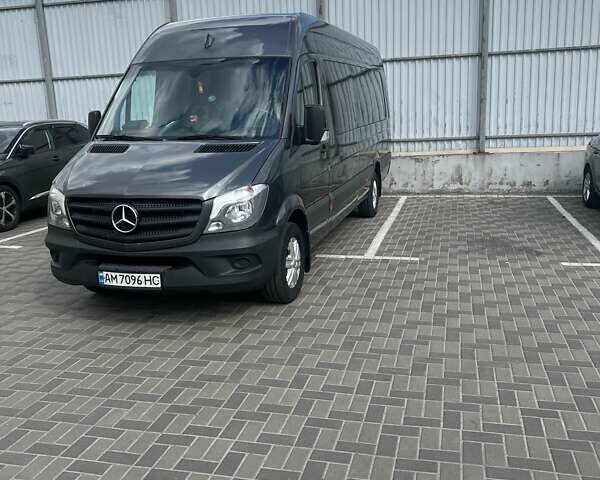 Серый Мерседес Sprinter, объемом двигателя 2.99 л и пробегом 720 тыс. км за 28000 $, фото 1 на Automoto.ua