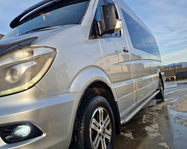 Серый Мерседес Sprinter, объемом двигателя 2.9 л и пробегом 123 тыс. км за 26500 $, фото 2 на Automoto.ua