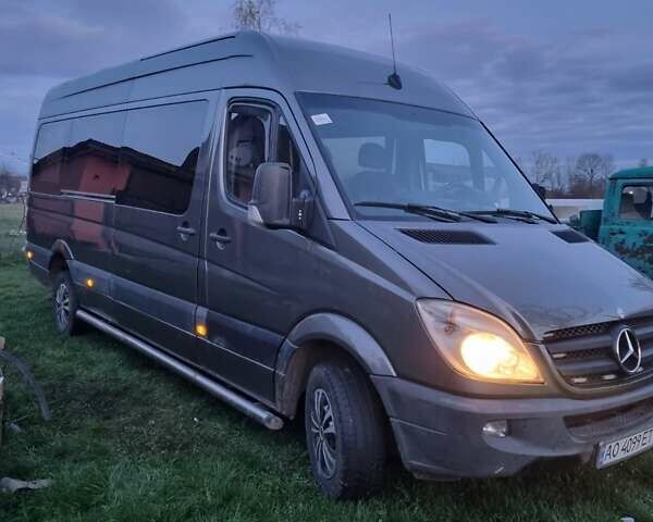 Серый Мерседес Sprinter, объемом двигателя 2.14 л и пробегом 500 тыс. км за 16515 $, фото 6 на Automoto.ua