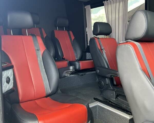 Серый Мерседес Sprinter, объемом двигателя 2.99 л и пробегом 720 тыс. км за 28000 $, фото 4 на Automoto.ua