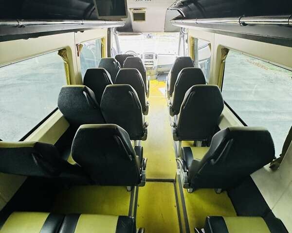 Серый Мерседес Sprinter, объемом двигателя 3.5 л и пробегом 600 тыс. км за 29999 $, фото 39 на Automoto.ua