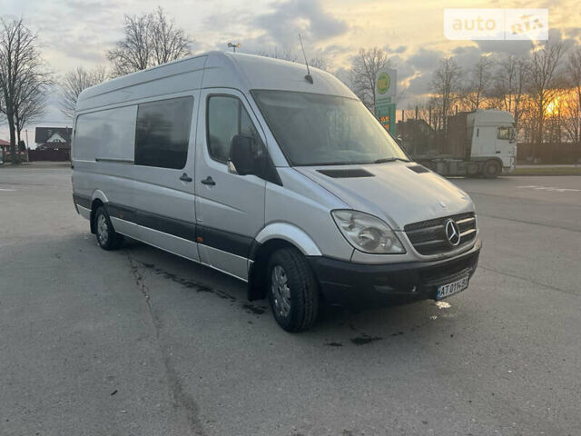 Серый Мерседес Sprinter, объемом двигателя 2.2 л и пробегом 490 тыс. км за 17900 $, фото 3 на Automoto.ua