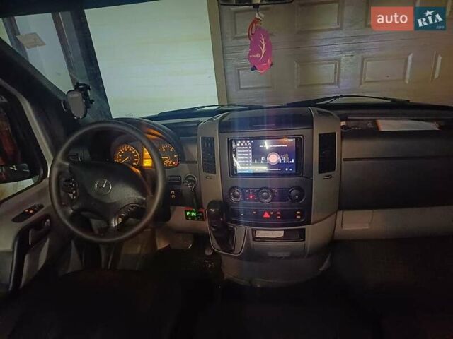 Серый Мерседес Sprinter, объемом двигателя 0 л и пробегом 573 тыс. км за 27700 $, фото 9 на Automoto.ua