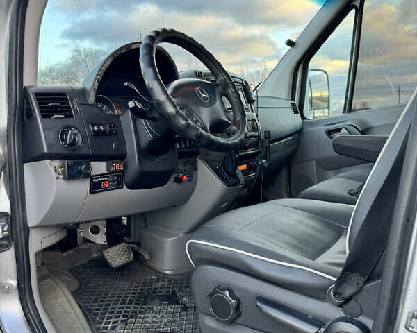 Сірий Мерседес Sprinter, об'ємом двигуна 2.99 л та пробігом 650 тис. км за 35500 $, фото 5 на Automoto.ua