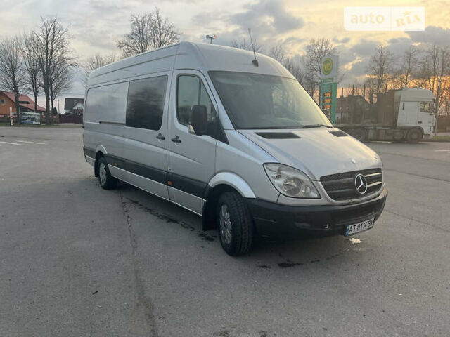 Серый Мерседес Sprinter, объемом двигателя 2.2 л и пробегом 490 тыс. км за 17900 $, фото 2 на Automoto.ua