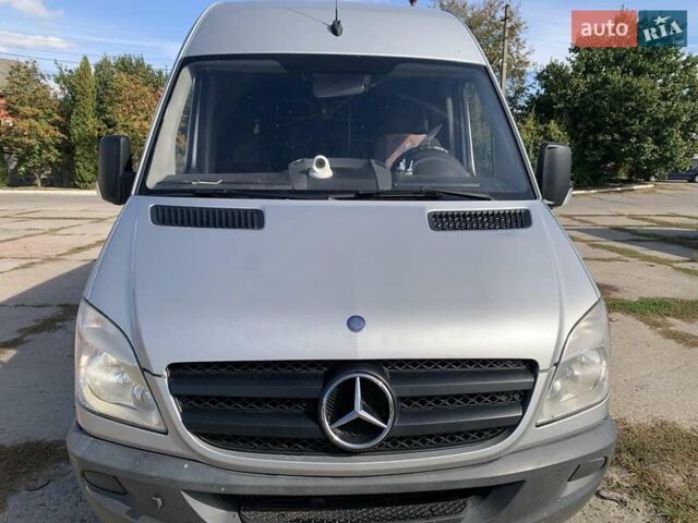 Серый Мерседес Sprinter, объемом двигателя 2.14 л и пробегом 384 тыс. км за 29500 $, фото 4 на Automoto.ua