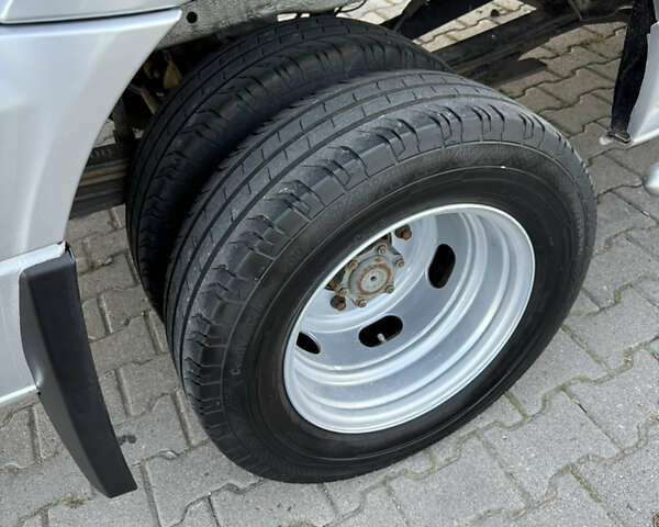 Серый Мерседес Sprinter, объемом двигателя 2.9 л и пробегом 535 тыс. км за 29700 $, фото 17 на Automoto.ua