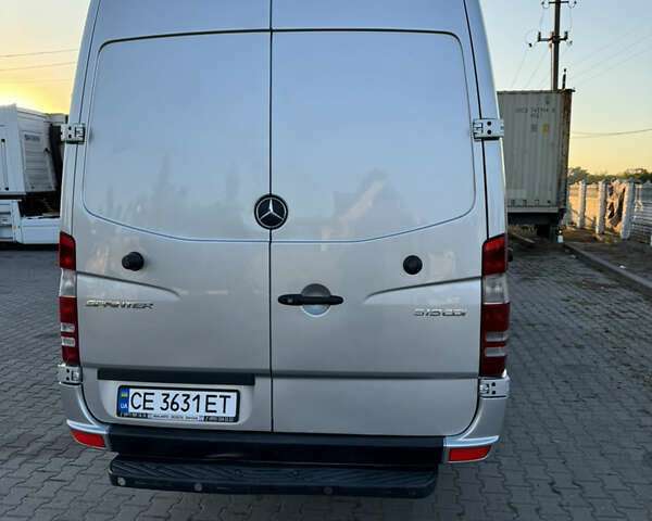 Серый Мерседес Sprinter, объемом двигателя 2.9 л и пробегом 535 тыс. км за 29700 $, фото 7 на Automoto.ua