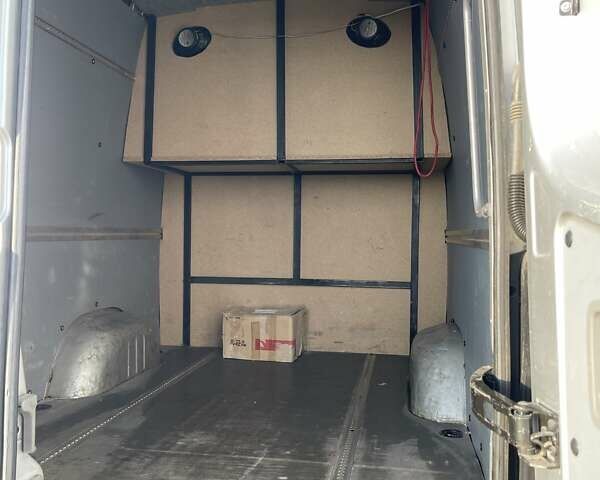 Серый Мерседес Sprinter, объемом двигателя 2.14 л и пробегом 258 тыс. км за 25575 $, фото 8 на Automoto.ua